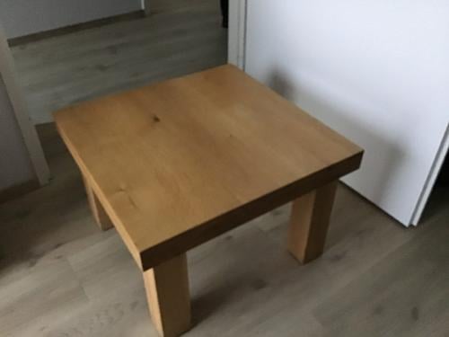 Blank eiken tafeltjes
