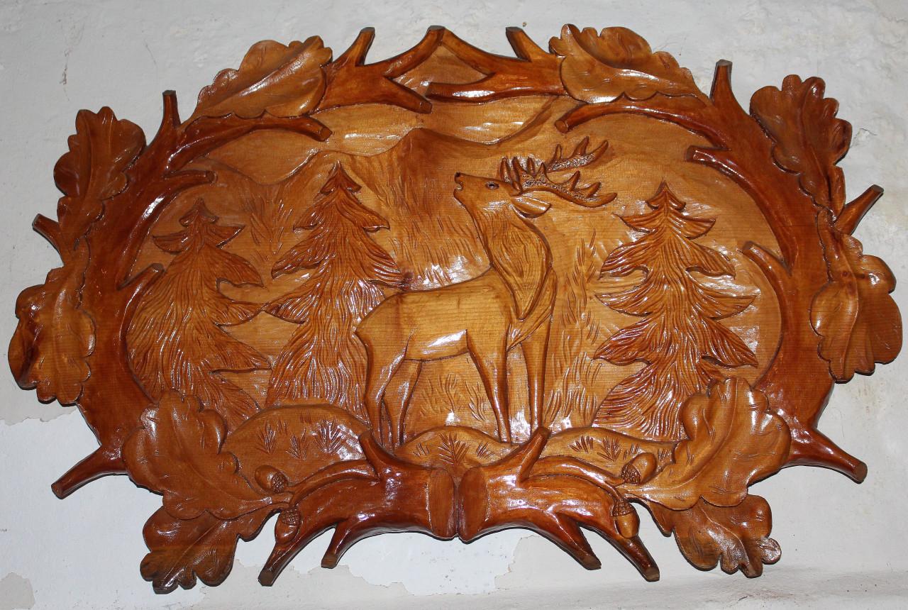 Houten wandtableau "Burlend hert"