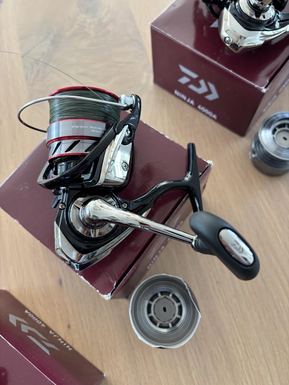 3 x Daiwa Ninja 4000A Nieuwstaat extra spoel