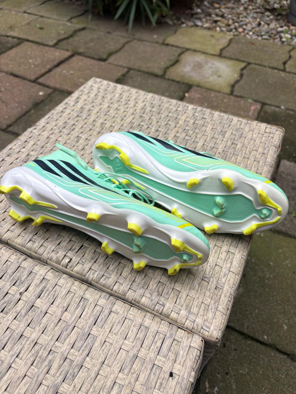 Adidas voetbalschoenen