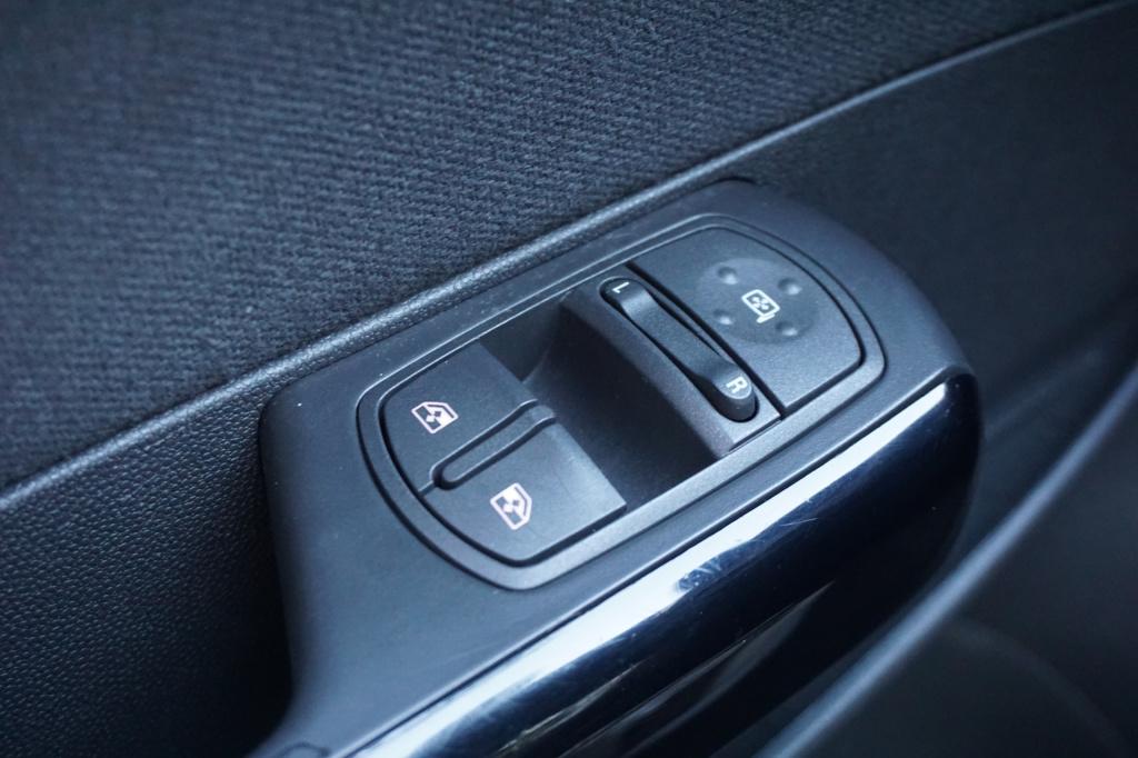 Opel Corsa 1.4-16v '111' edition airco / cruise / elektr. ramen / trekhaak