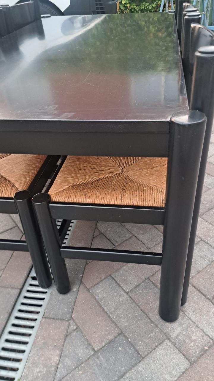 Eettafel met 6 stoelen van Vico Magistretti voor Cassina