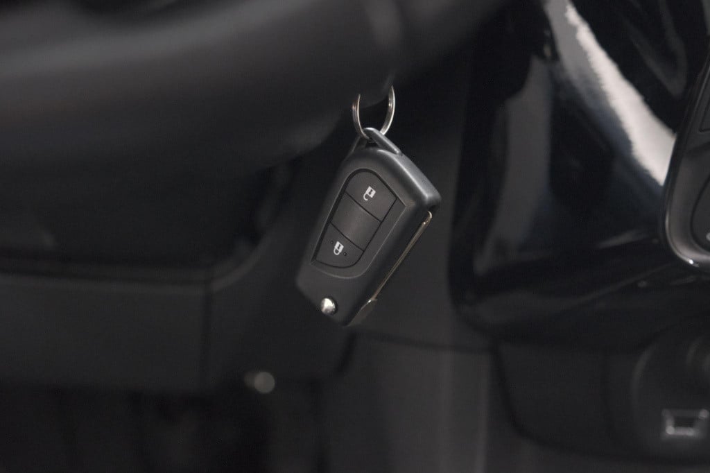 Peugeot 108 1.0 e-vti allure top! | elektrisch vouwdak | apple carplay | da