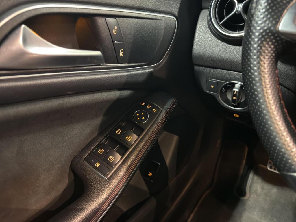 Mercedes-Benz Cla 180 amg night edition plus | camera | 18"| sportstoelen |