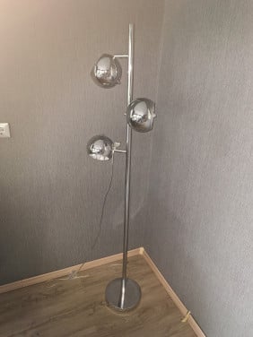 Te koop: 2 staande lampen.