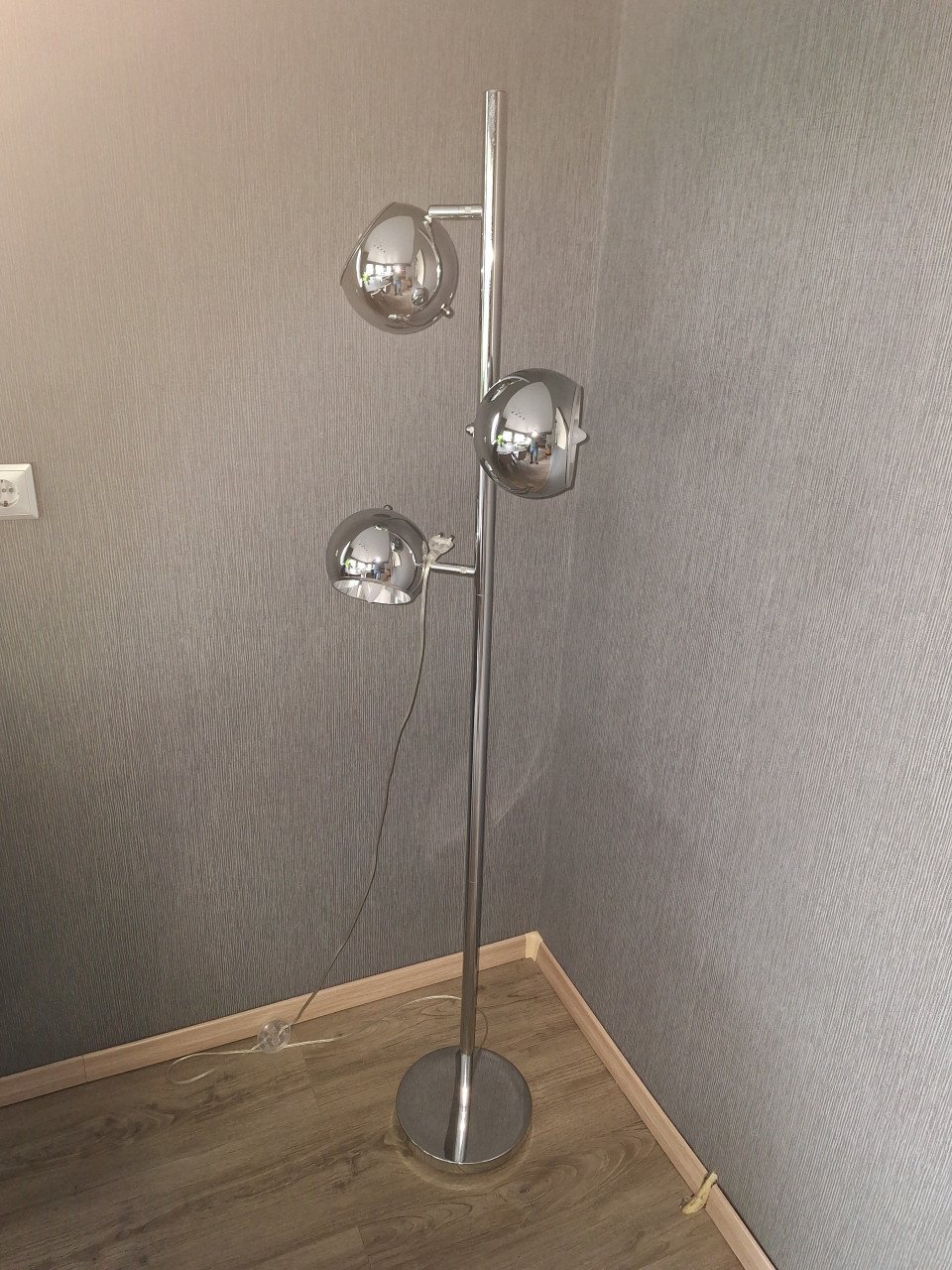Te koop: 2 staande lampen.