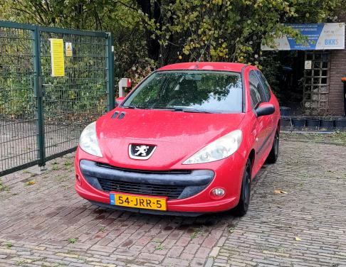 Peugeot 206+ (plus) met APK Aug. 2026