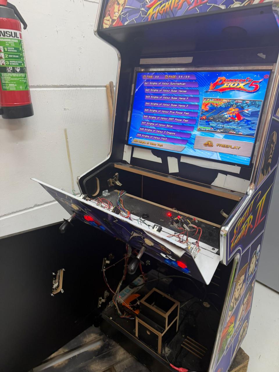 Arcade computer spel zelf in elkaar zetten