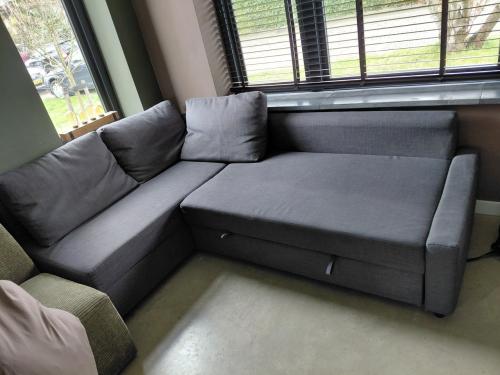 Slaap hoekbank (ikea) vaste prijs €150,-