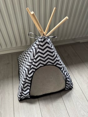 Tipi tent kat