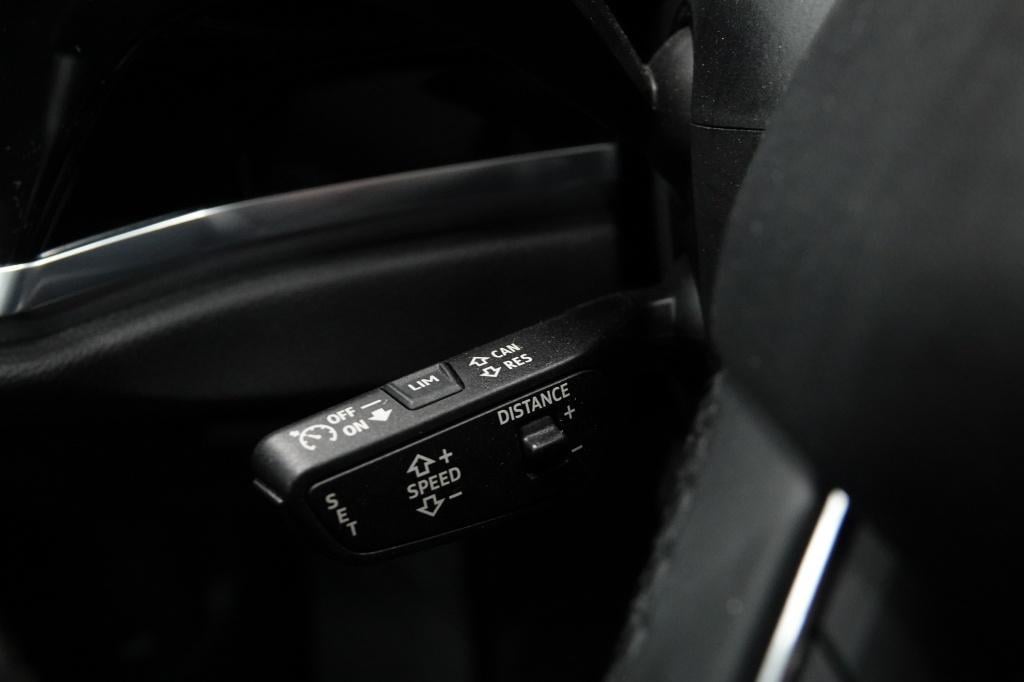 Audi Q3 sportback 35 tfsi s edition | matrix | driveselect | alcantara |