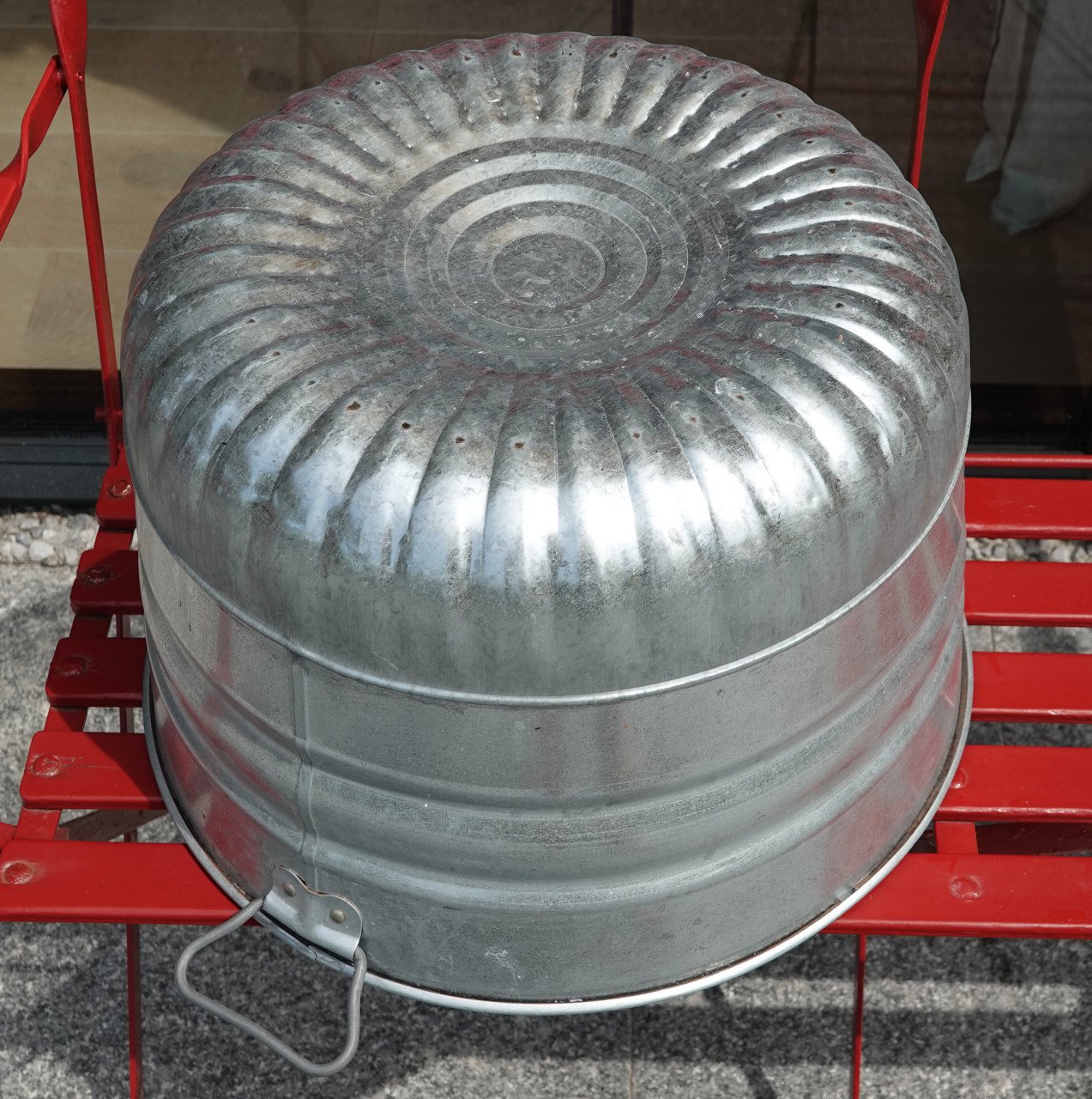 Feestje? Gegalvaniseerde grote ronde teil met gave industriele look