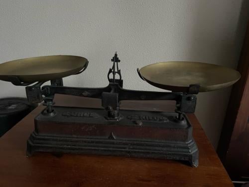 Te koop oude weegschaal