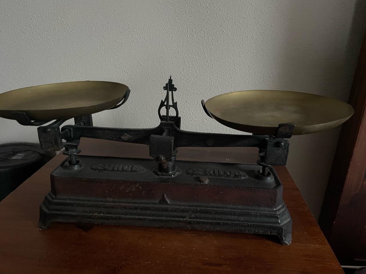 Te koop oude weegschaal