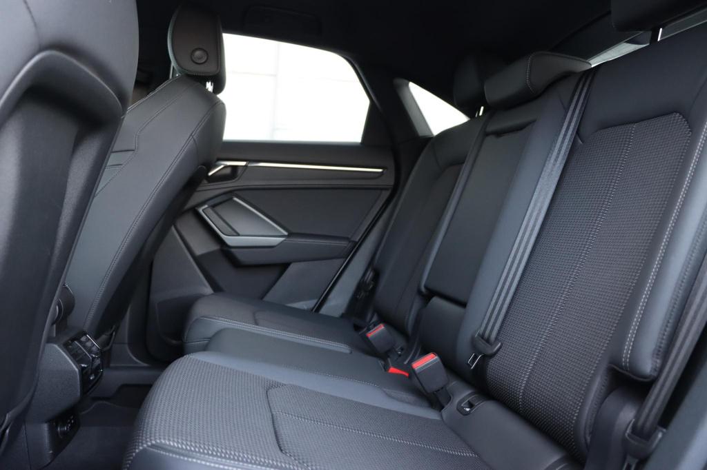 Audi Q3 sportback 45 tfsi e s edition 245pk s-tronic | soh 97,8% |
