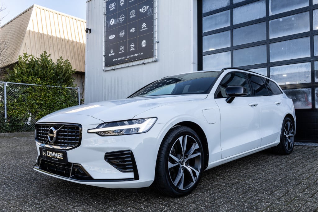 Volvo V60 2.0 t6 recharge awd r-design ✅trekh✅h&k✅stoelverw✅getint glas