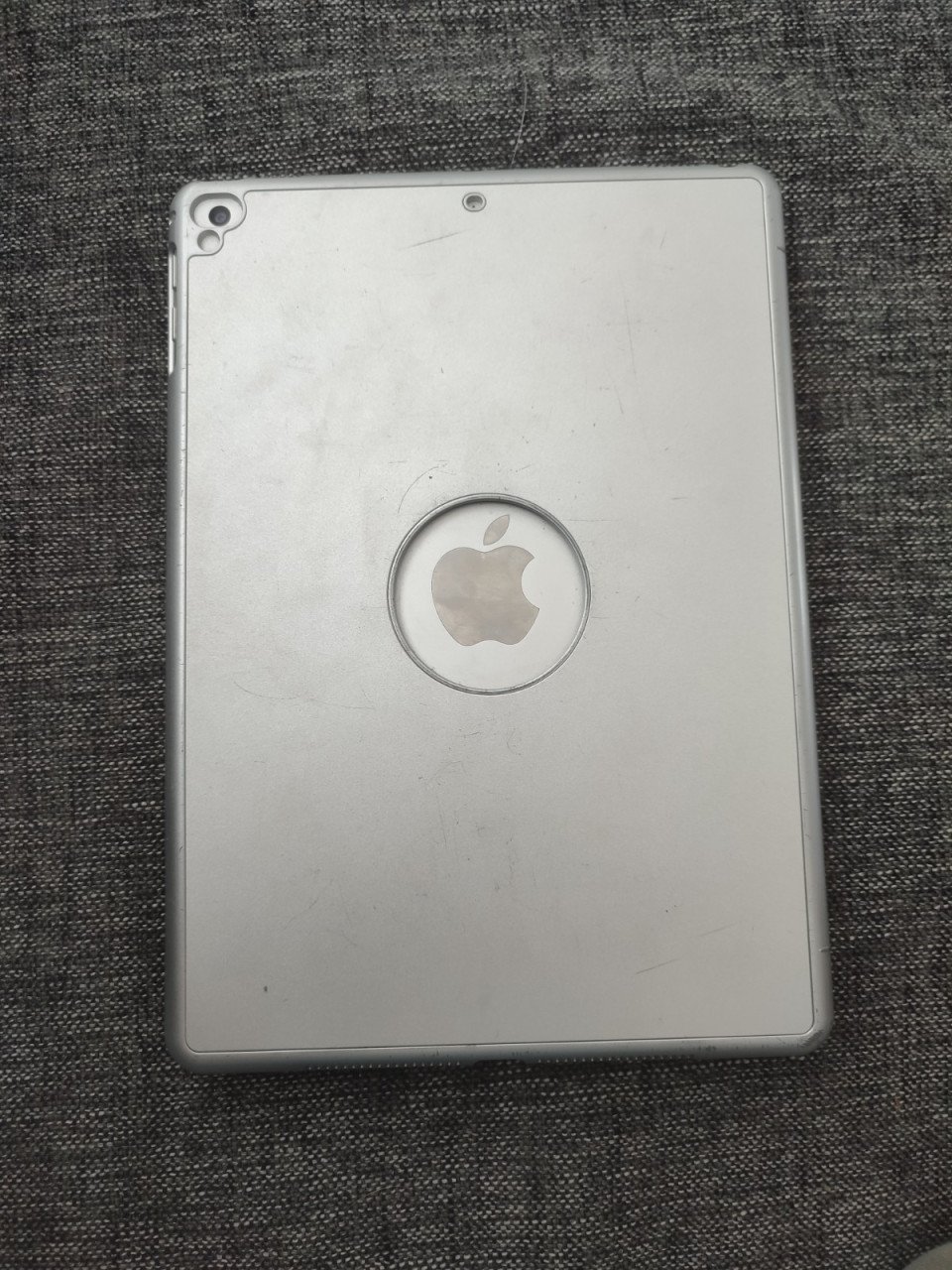IPad 9.7 (2018) 6e generatie 128GB + toetsenbord