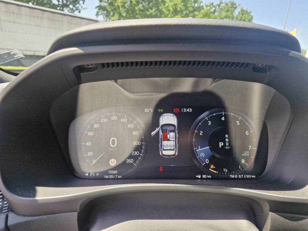 Volvo XC40 2.0 t4 r-design