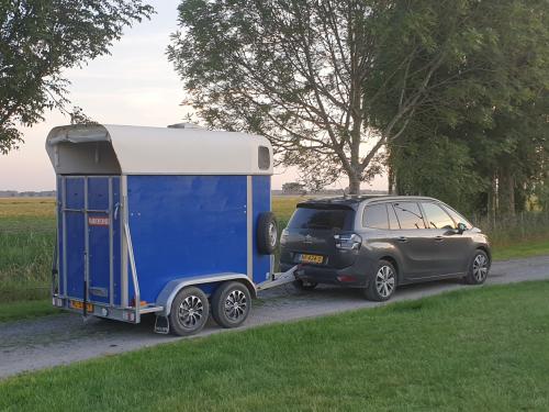 Paarden trailer