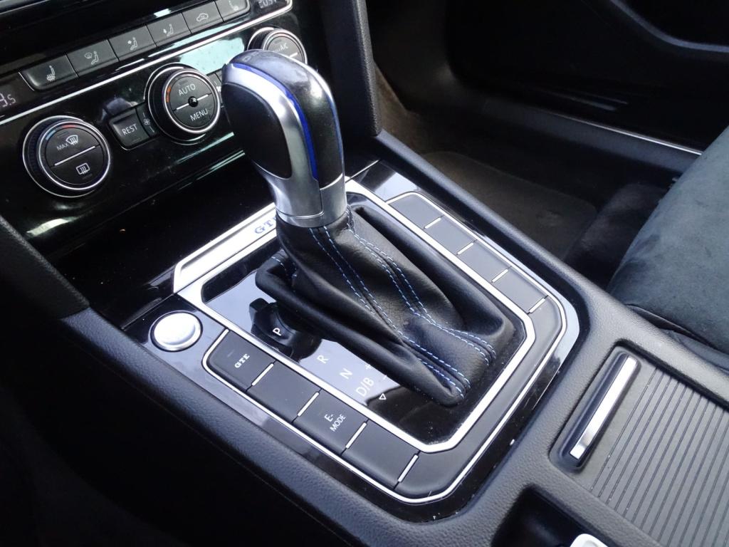 Volkswagen Passat variant 1.4 tsi gte connected series plus | pano | trekha