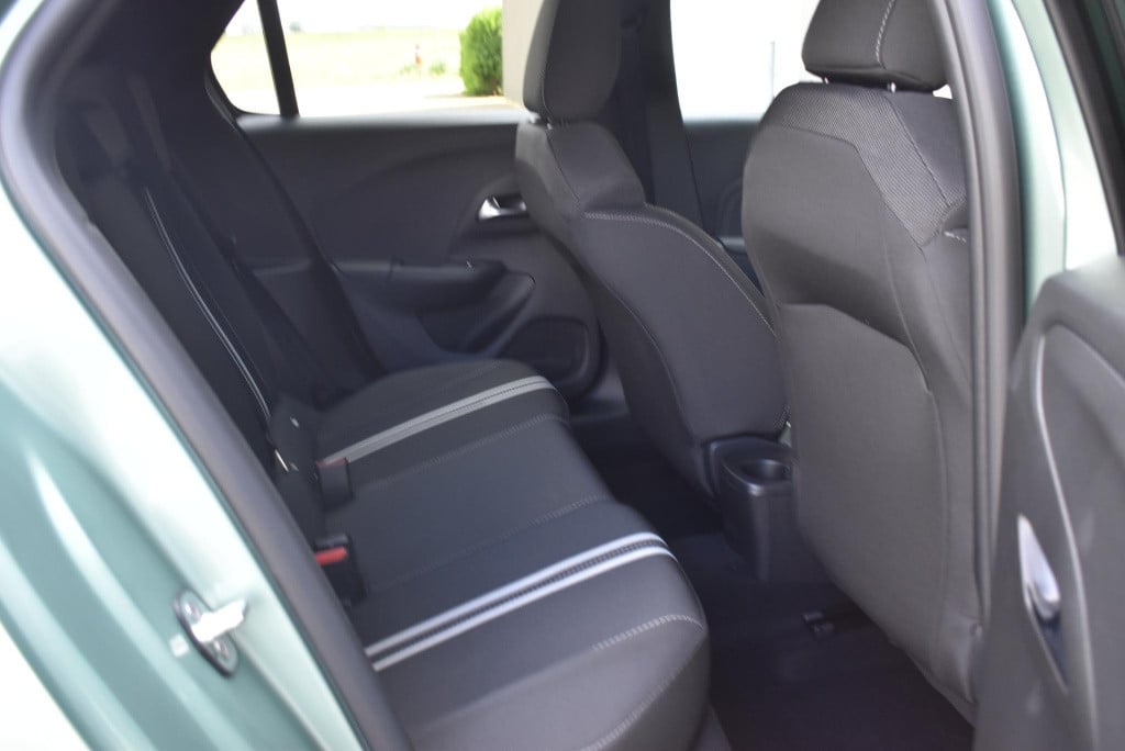 Opel Corsa 1.2 turbo hybrid yes 110pk automaat | winterpack | lmv | apple c