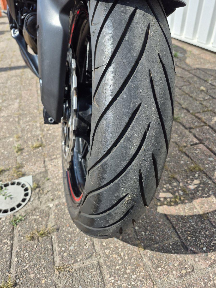 Kawasaki Z750R uit 2011. limited edition