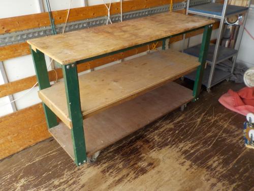 Werkbank / opbergruimte op zeer stevige wielen voor in de schuur of garage