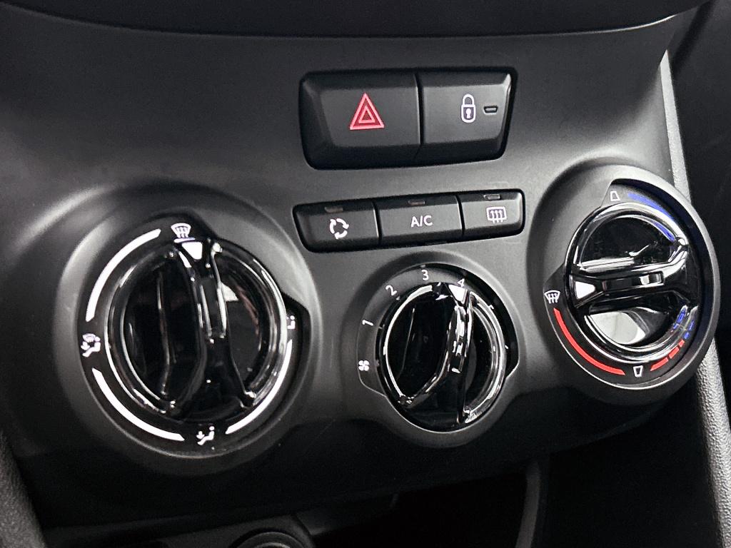 Peugeot 208 82 pk blue lion | rijklaar | trekhaak | airco