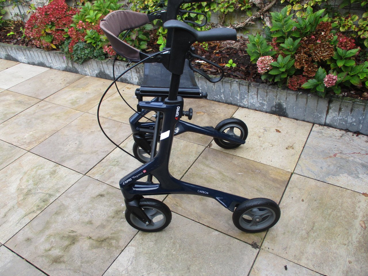 Zgan Topro Pegasus opvouwbare lichtgewicht rollator van carbon .