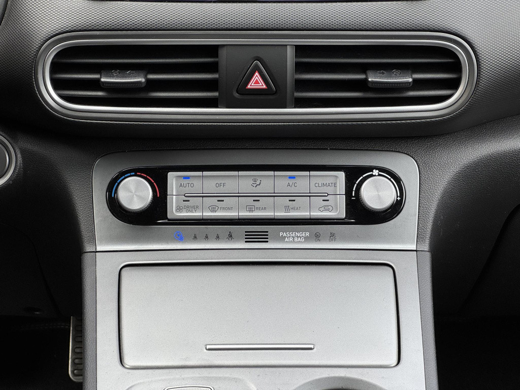 Hyundai Kona ev premium 64 kwh 3-fase lader | schuif-/kanteldak | navigatie