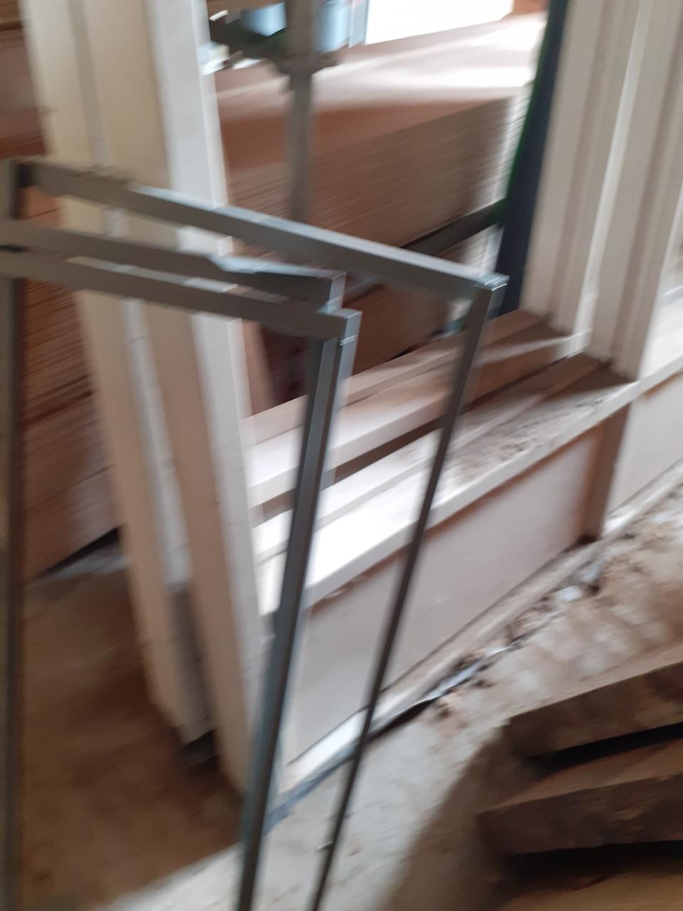 2 nieuwe grote hardhout kozijnen 185 x 245 cm voor 200 euro samen