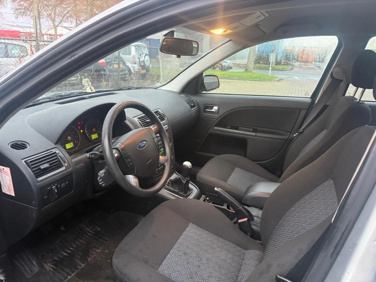 Ford Mondeo Wagon 1.8-16V Champion