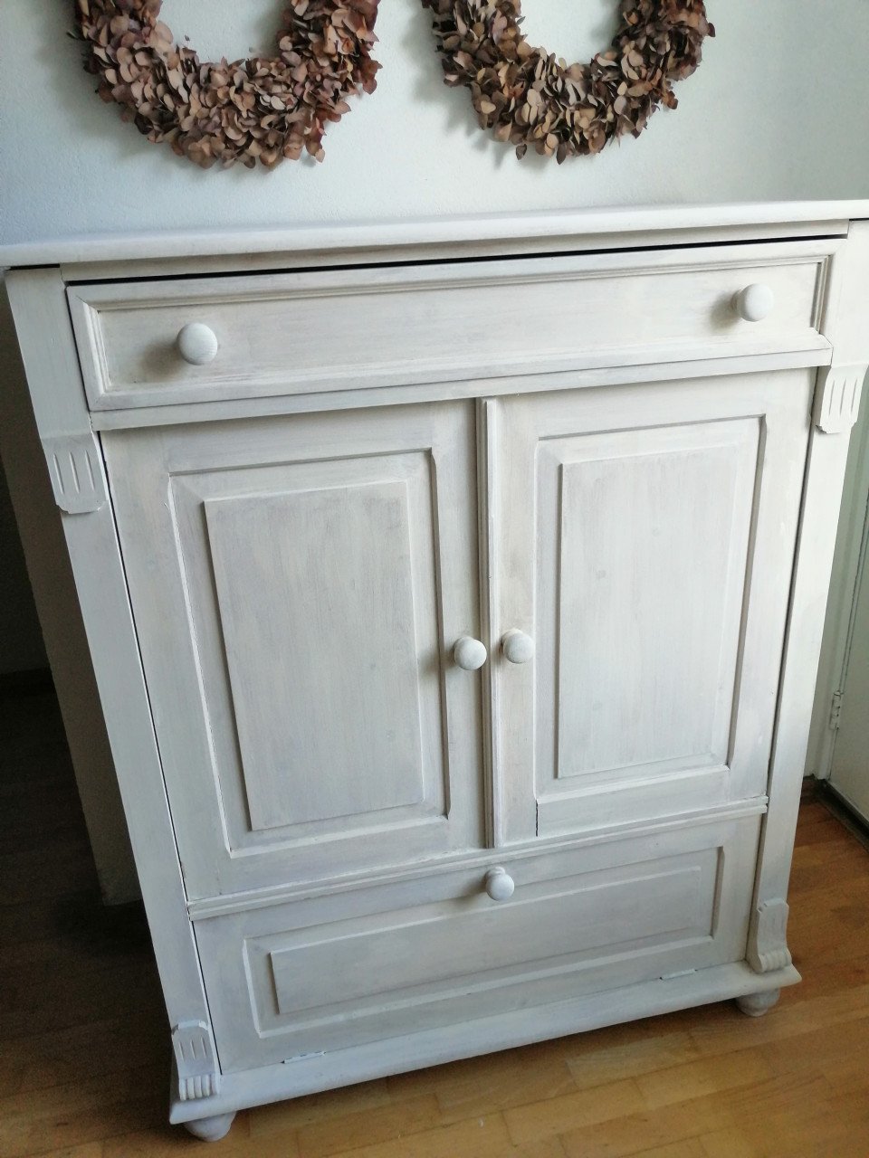 Kast met 2 deuren en een lade