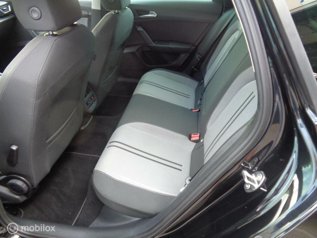 Seat Leon sportstourer 1.5 tsi style business/airco/lm velgen/carplay/pdc/c