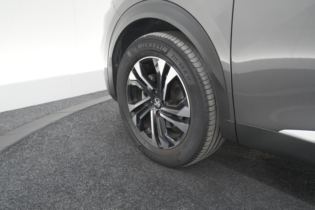 Peugeot 2008 puretech 100 allure | camera | navigatie | apple carplay | par