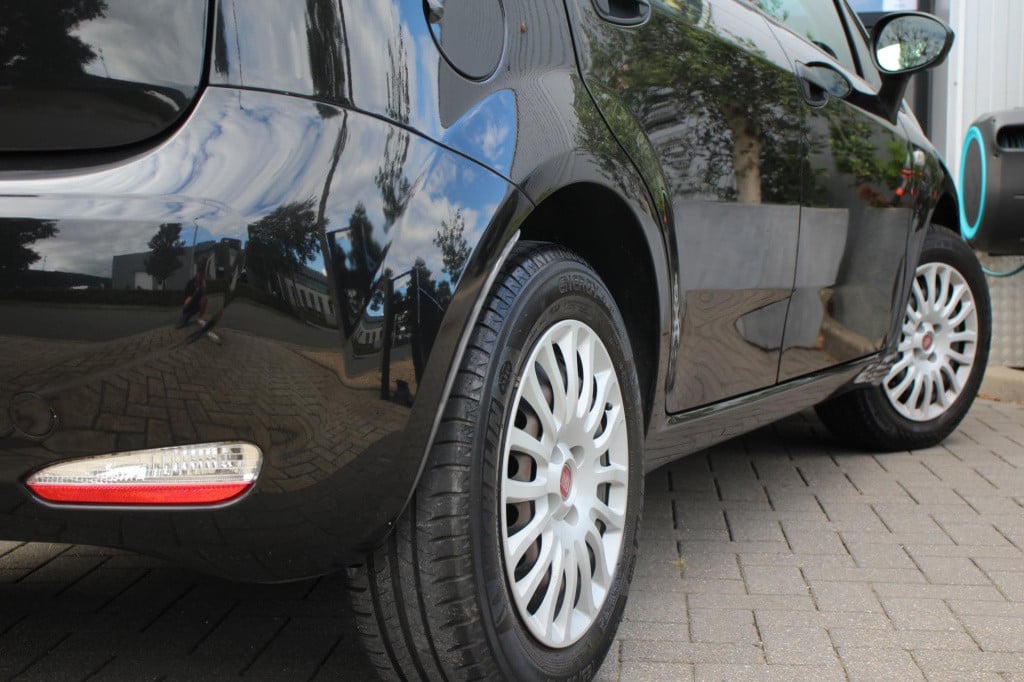 Fiat Punto evo 1.2 lounge - elek pakket - airco - 5drs - nap - dealer oh!