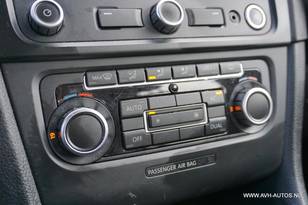 Volkswagen Golf 1.6 tdi highline bluemotion