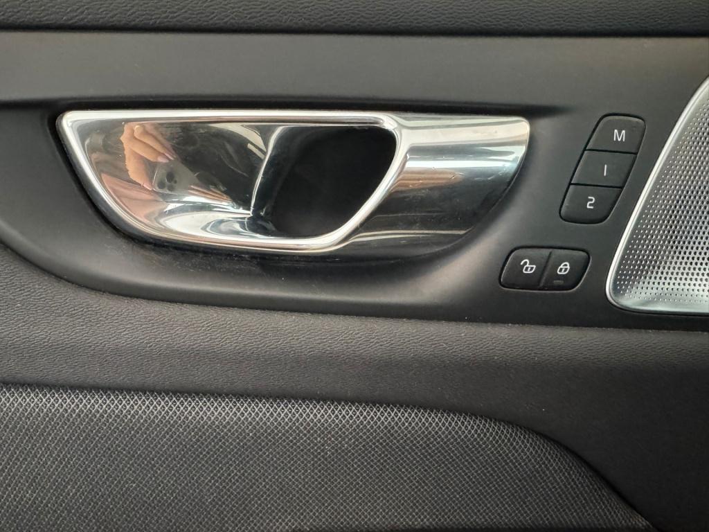 Volvo S60 2.0 t8 awd twin engine r-design