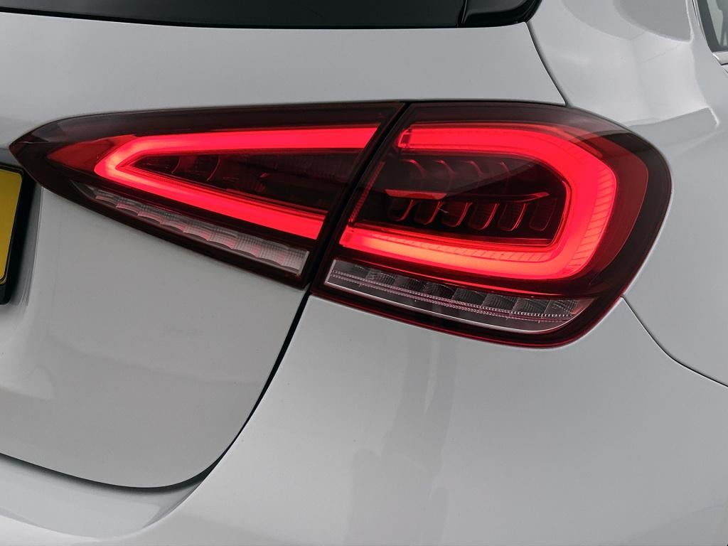 Mercedes-Benz A-Klasse 180 business solution amg | amg line | stoelverwarmi