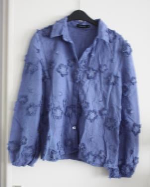 Blauwe bloemen blouse maat l