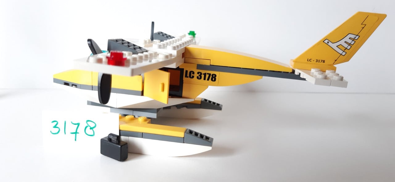 Lego City 3178: watervliegtuig met minifiguur.