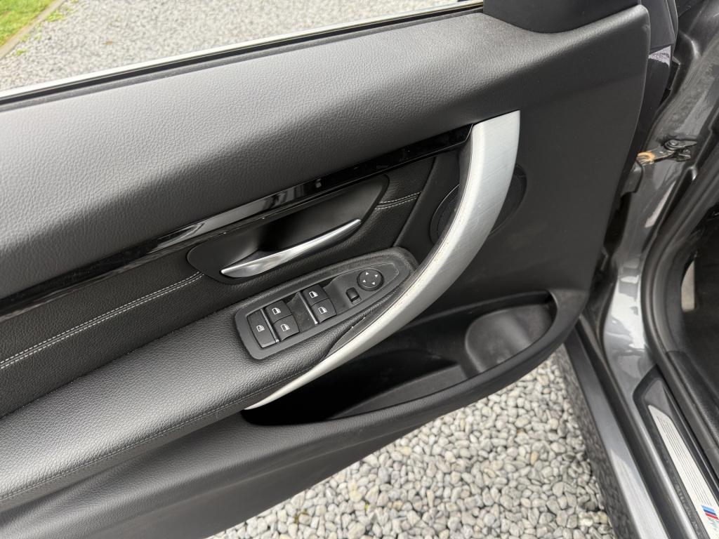 BMW 3-serie touring 318i automaat high executive m sport edition