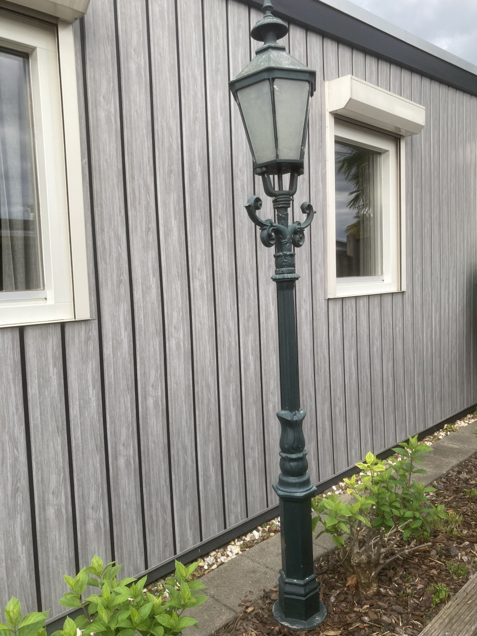 Gietijzeren tuinlantaarn