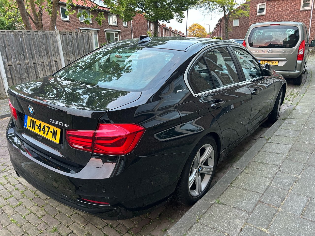 BMW 330e Performance