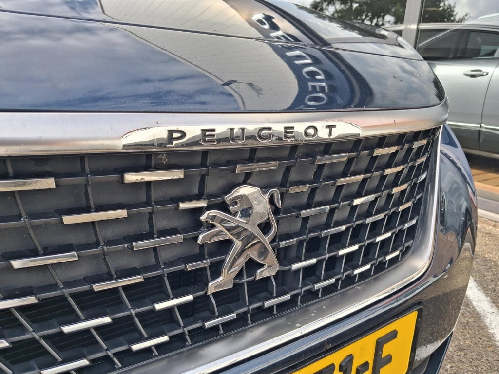 Peugeot 5008 1.2 pt 130pk s&s gt-line 7p navigatie | trekhaak | apple carpl