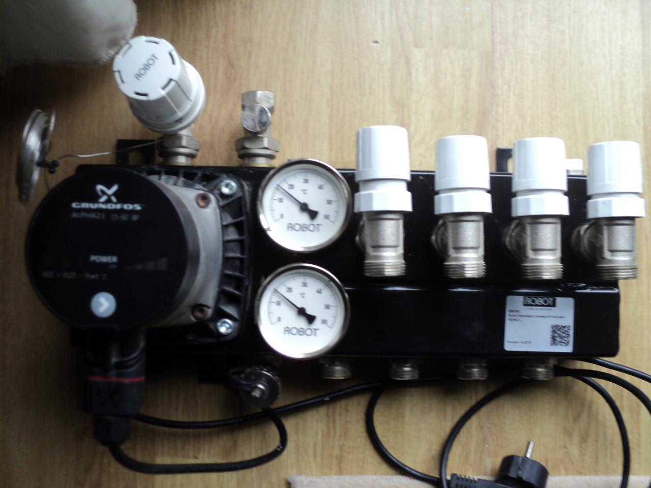 Vrijwel nieuwe 4 groep verdeler vloerverwarming ENERGI ZUINIGE pomp