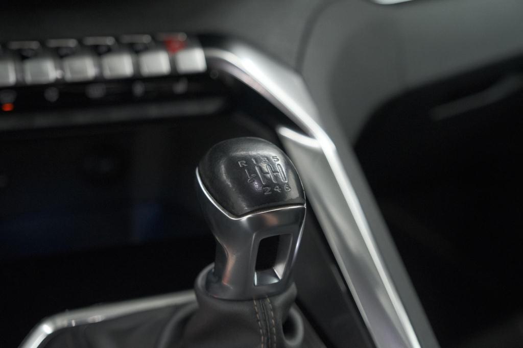 Peugeot 3008 puretech 130pk gt line avantage | trekhaak | camera | stoelver