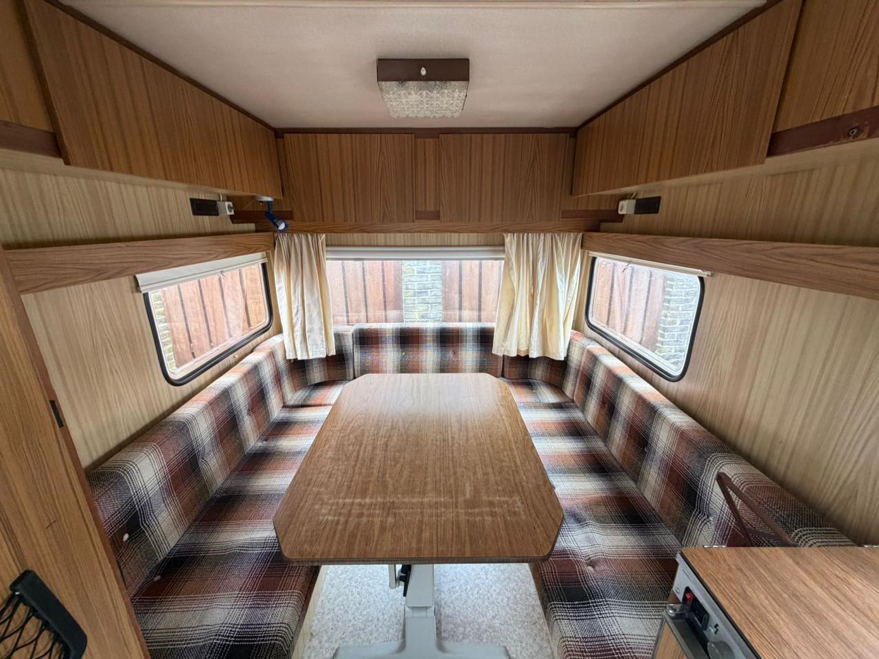 Caravan Chateau Grand Prix 1983, perfecte instapcaravan!