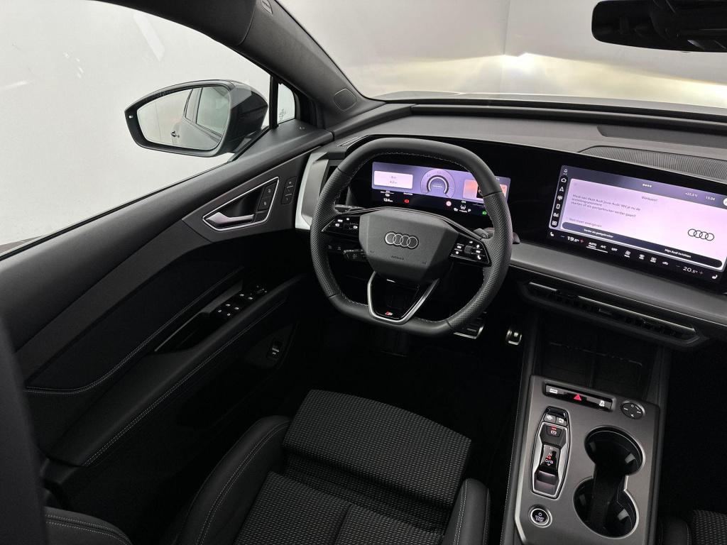 Audi Q4 Sportback E-tron s edition e-tron 45 82 kwh 210 kw / 286 pk sportba