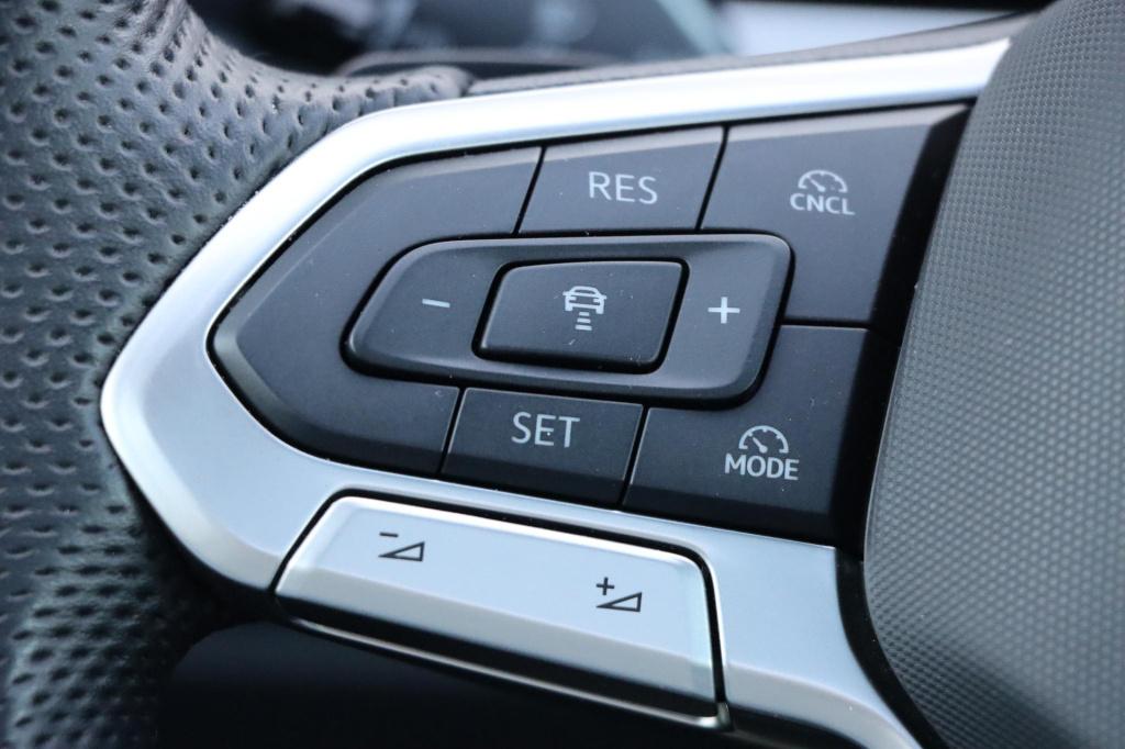 Volkswagen Passat variant 1.5 etsi r-line business dsg7 150pk